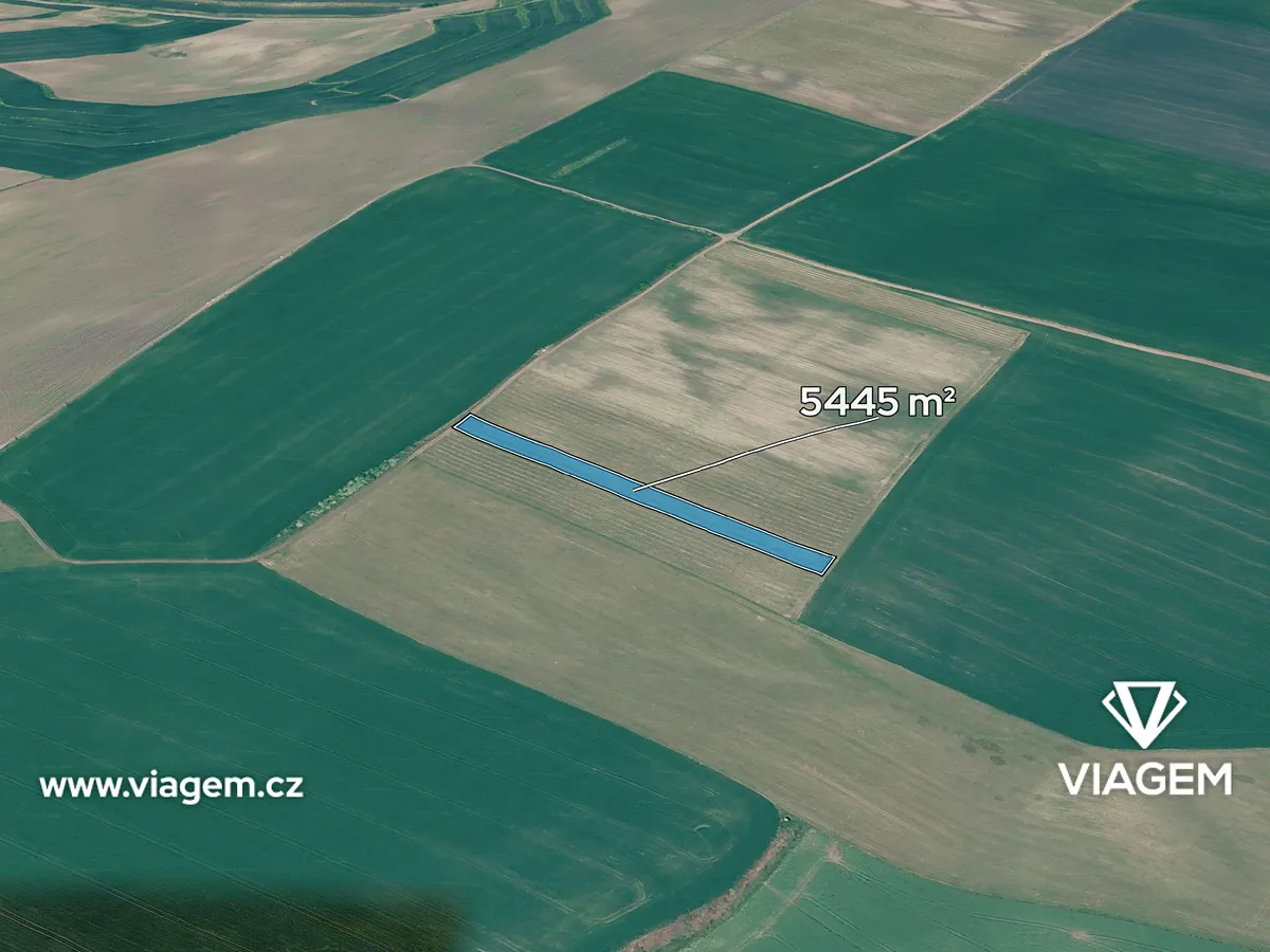 Prodej podílu 1/2 pole 2722 m²